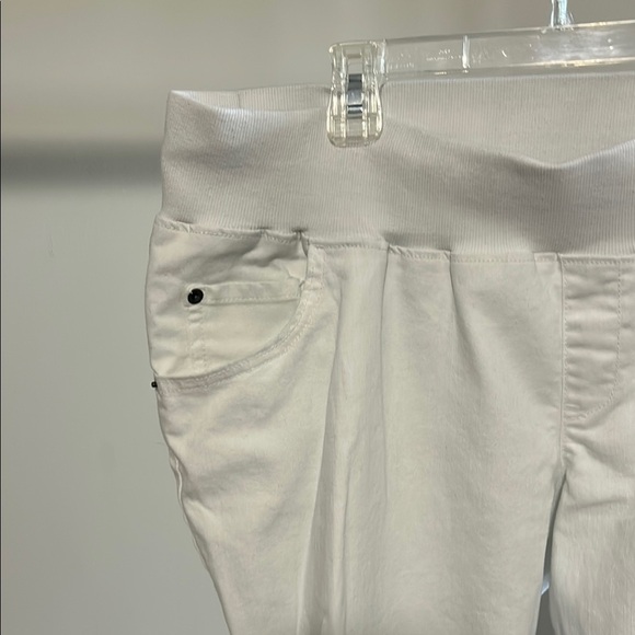 Liz Lange White Maternity Jeans from target, Women's Size 16 - Picture 3 of 8